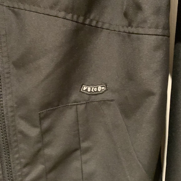 Women’s Volcom jacket - Picture 2 of 8